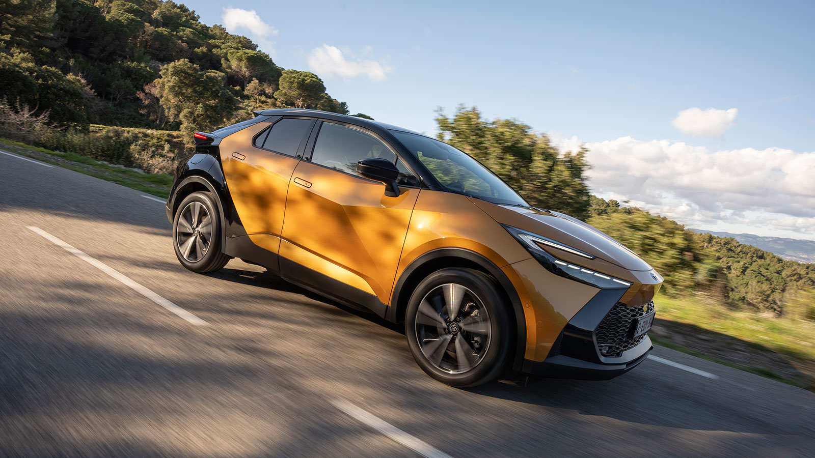 Toyota C-HR: Σε 7 εκδόσεις και 1η φορά Plug-in υβριδικό 